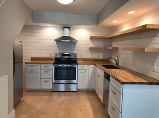 297 College St #3C, Burlington, VT 05401