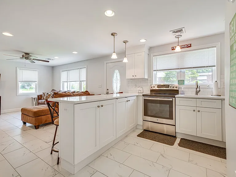 25 Biscayne Blvd — Photo 3