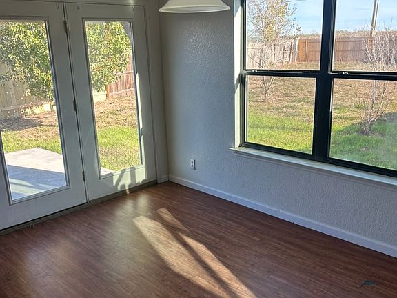 3rd image of 313 Cordero Dr