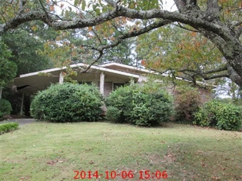 2nd image of 1104 Lay Dr