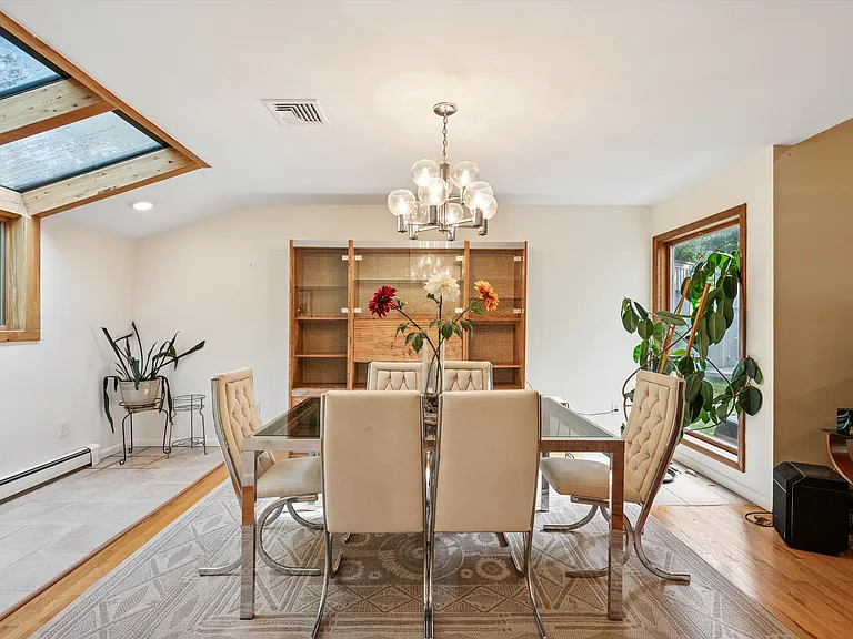 4 Ivy Pl — Photo 10