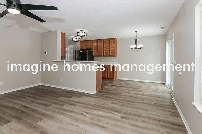 3 bed, 2.5 bath, 1480 sqft, $2,395 — Photo 4