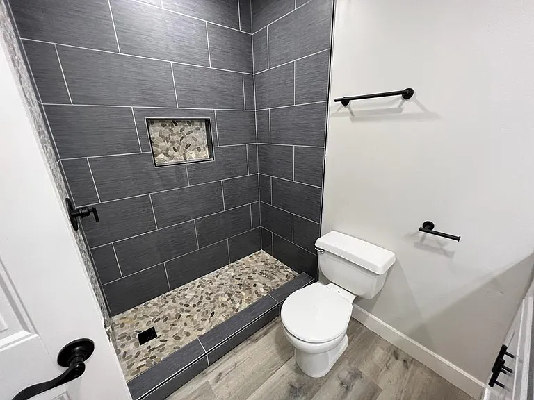 2121 Mission Ave #15 — Photo 6