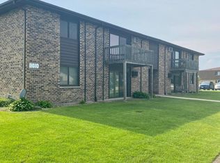 11610 Blackhawk Ct APT 8, Mokena, IL 60448