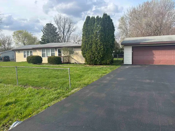 1308 Van Stone Dr, Machesney Park, IL 61115