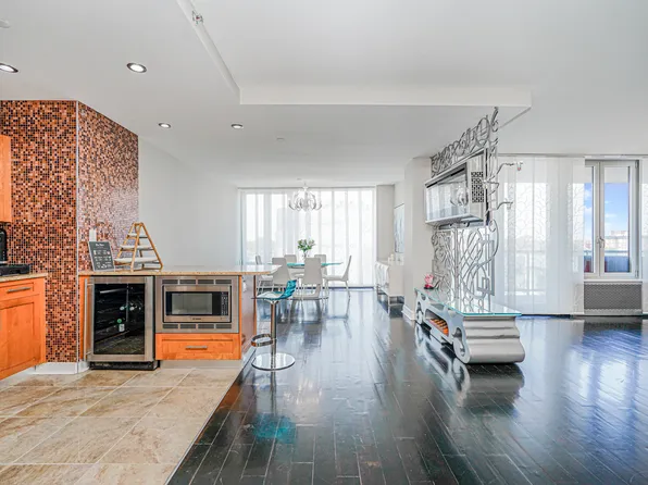 1702 Avenue Z image 10 of 40