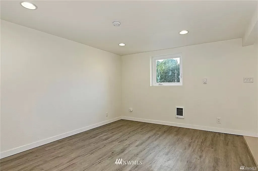2 bed, 751 sqft, $1,850 — Photo 2