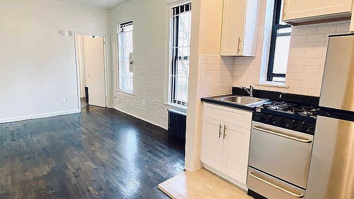 1st image of 425 W 46th St APT 4C