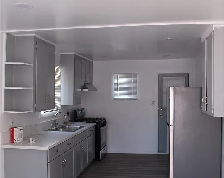 1823 W 45th St — Photo 2