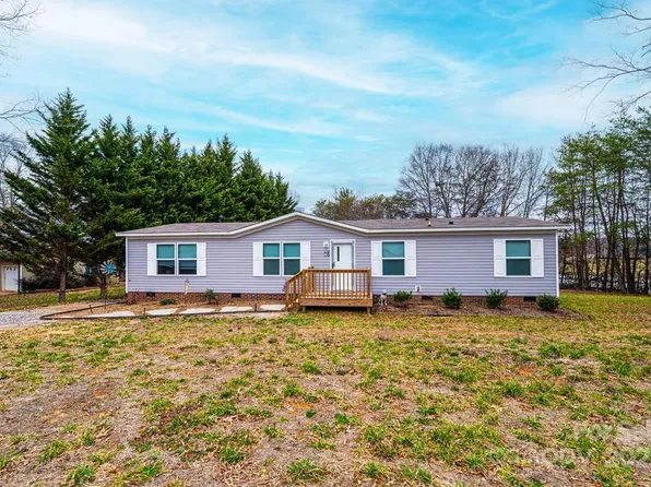 80 Sunset Dr, Taylorsville, NC 28681