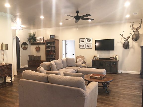 3rd image of 14840 Oak Knoll Dr