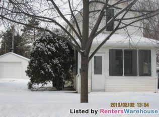 126 Harrison Ave S, Hopkins, MN 55343