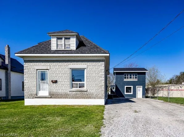 320 James St, Norfolk County, ON N4B 2B4