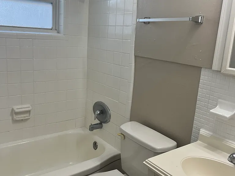 345 Ponce De Leon Pl #1 — Photo 9
