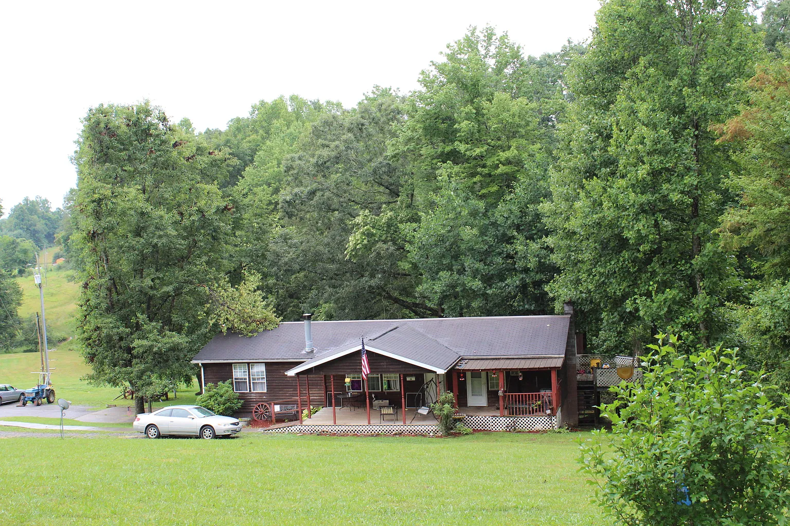 1574 Armstrong Rd photo 1