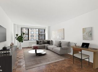 305 E 40th St APT 17F, New York, NY