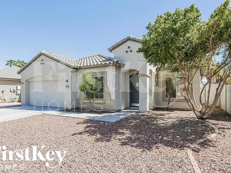 17363 W Elaine Dr — Photo 2