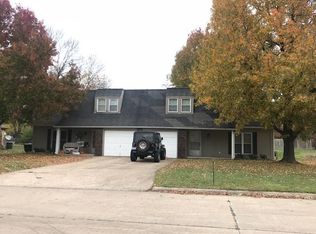 702 Village Dr, Pittsburg, KS 66762