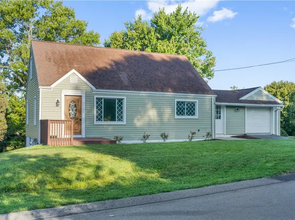 726 Ivy Ln, Aliquippa, PA 15001