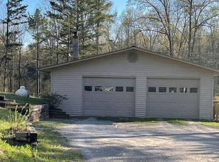 1215 Arrowhead Ln, Cave City, AR 72521