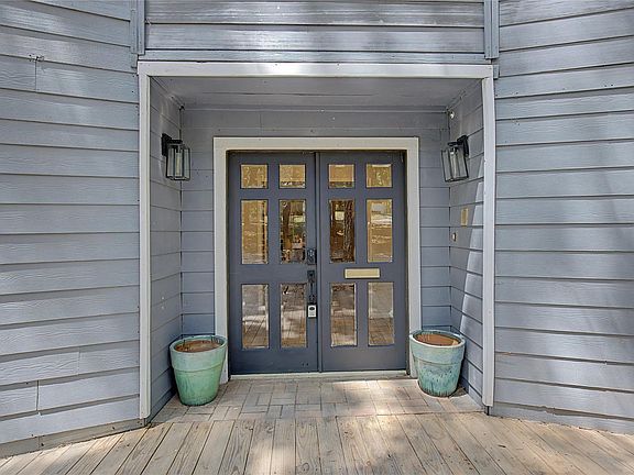 4th image of 3732 Summer Ln