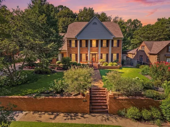 8154 Meadow Glen Dr, Germantown, TN 38138