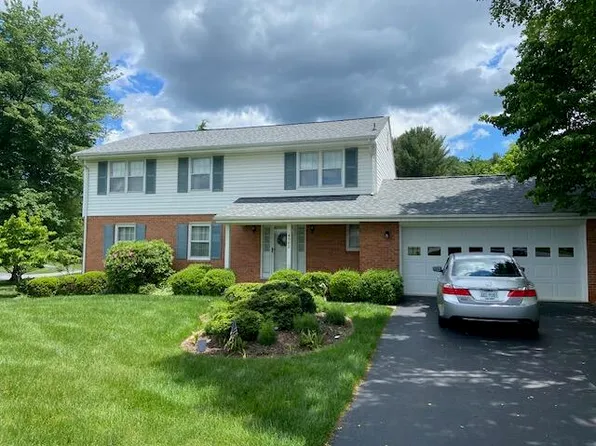 4902 Shady Side Dr, Roanoke, VA 24018