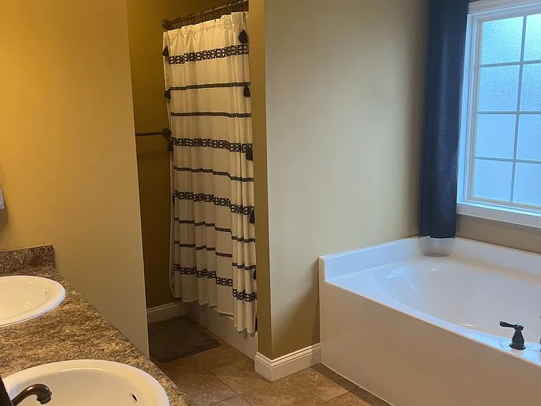 3986 Glen Laurel Dr W — Photo 5