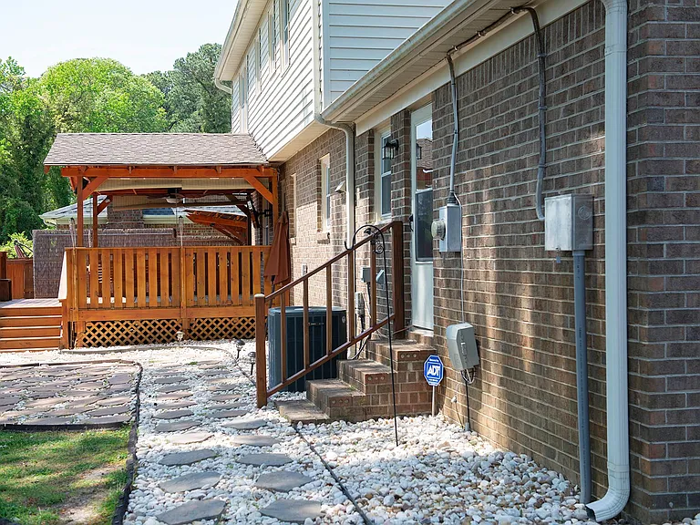 1671 Meredith Rd — Photo 32