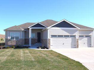 5510 Colbert Hills Dr, Manhattan, KS 66503