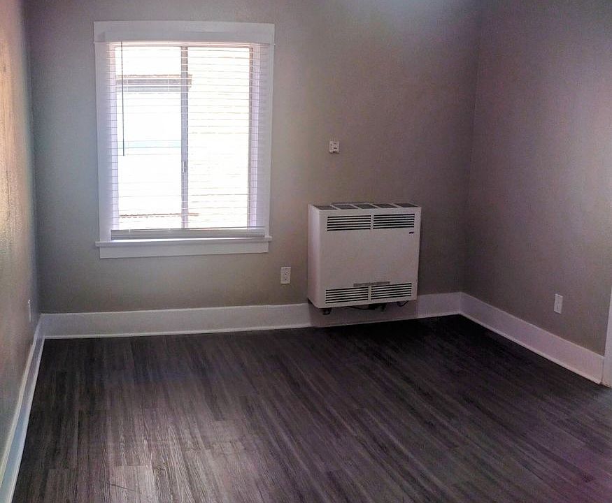 1st image of 632-638 W 8th St #636