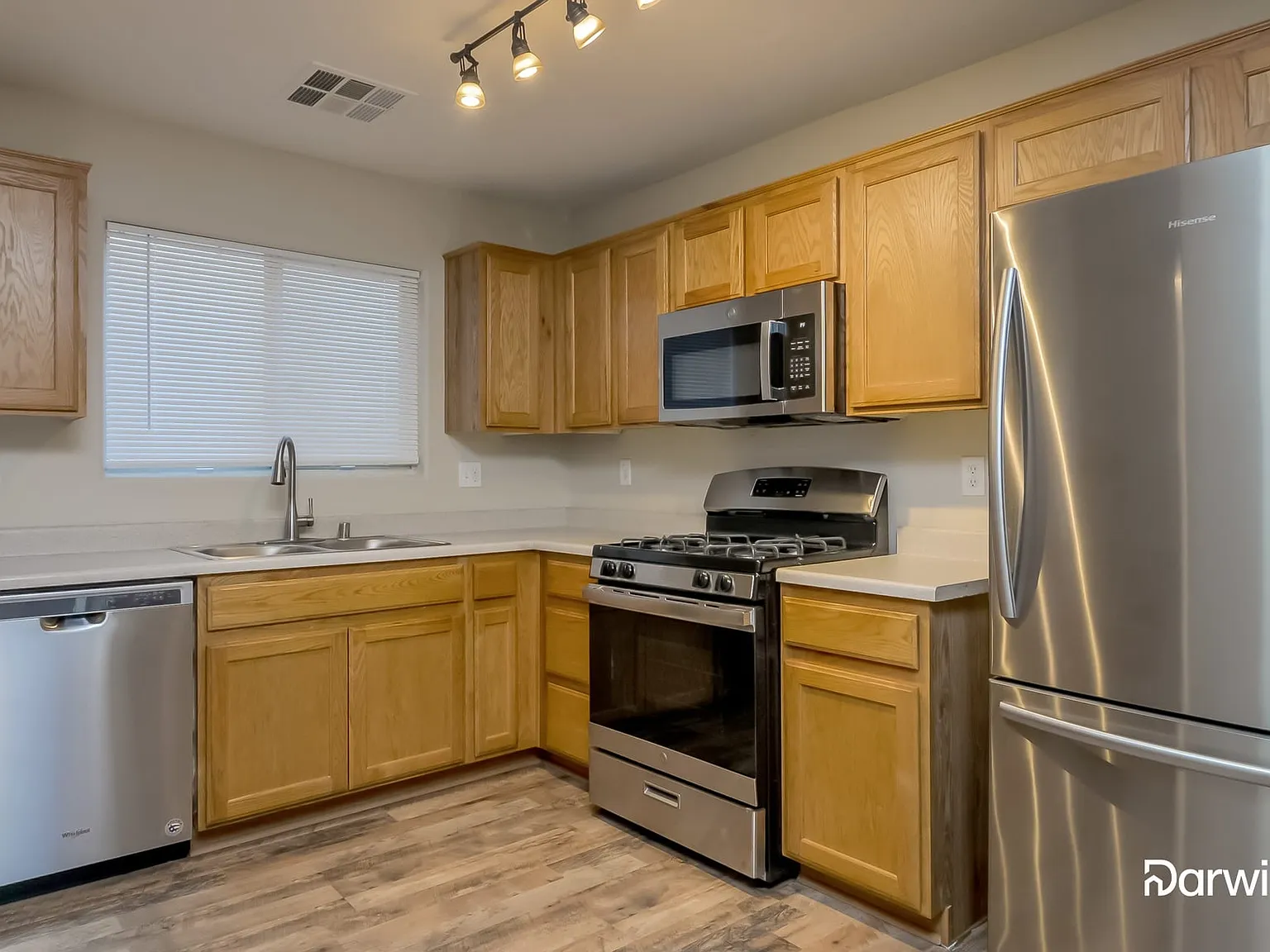 3 bed, 3.0 bath, 1549 sqft, $1,850 — Photo 4
