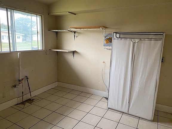 3rd image of 44 Evergreen Dr
