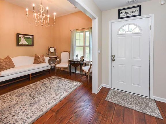 2nd image of 25 Chinaberry Cir