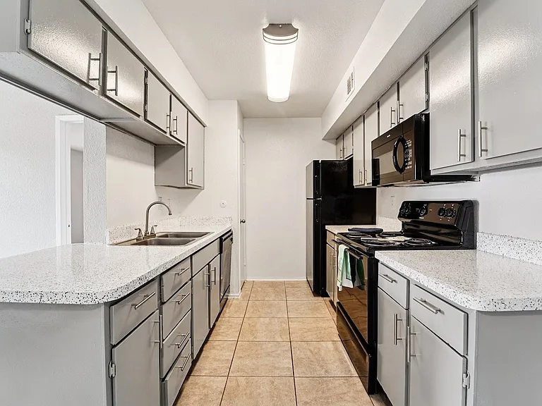 Crosby at Westchase Apartments — Photo 37
