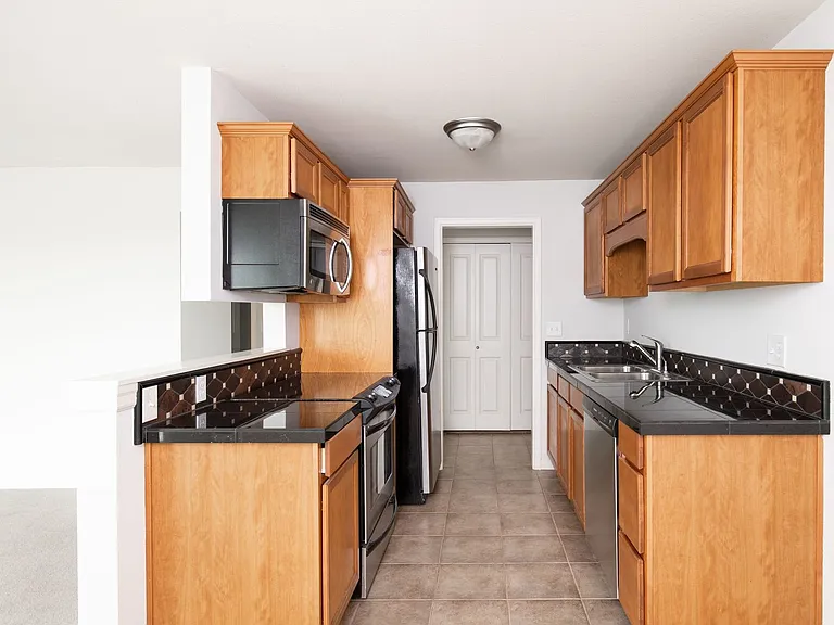 1113 Kirkland Ave #1B — Photo 3