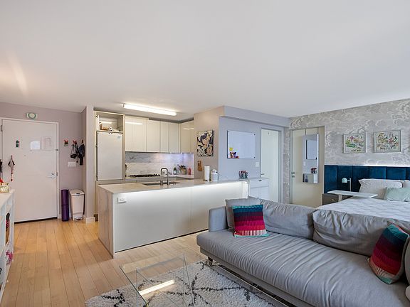 2nd image of 322 W 57th St APT 32L