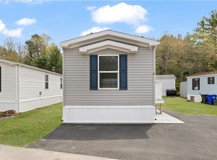 6 Foxtrot Dr, Charlestown, RI 02813