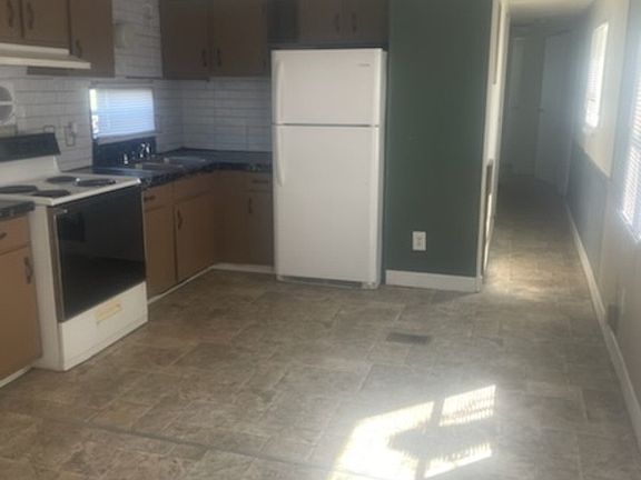 3rd image of 104 Amanda Dr