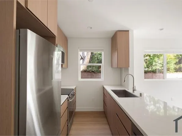 15207 1/2 Morrison St, Sherman Oaks, CA 91403