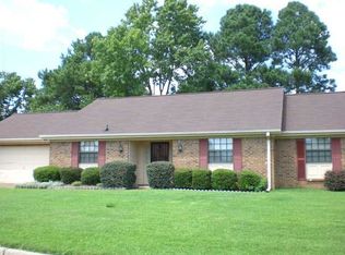 37 Sun Valley Dr, Brandon, MS 39042