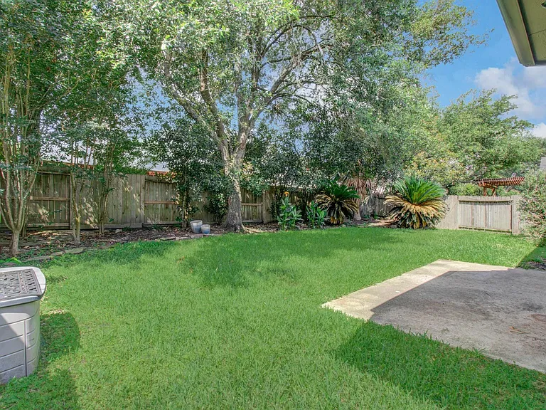 22539 Bristolwood Ct — Photo 38
