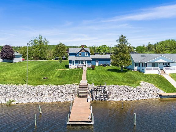 3rd image of 1588 McRae Dr