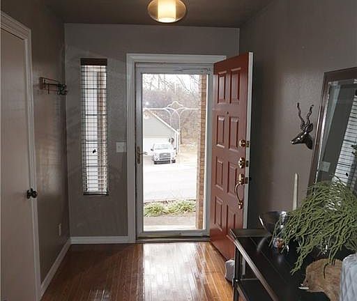4th image of 3129 N Warwick Dr