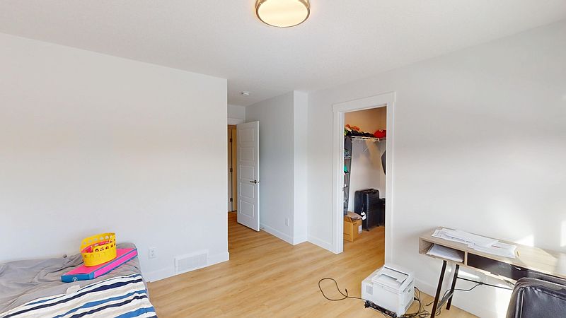 Calgary House for rent - 4 Bedrooms — photo 21
