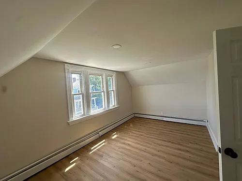 11 Dedford St Photo 1