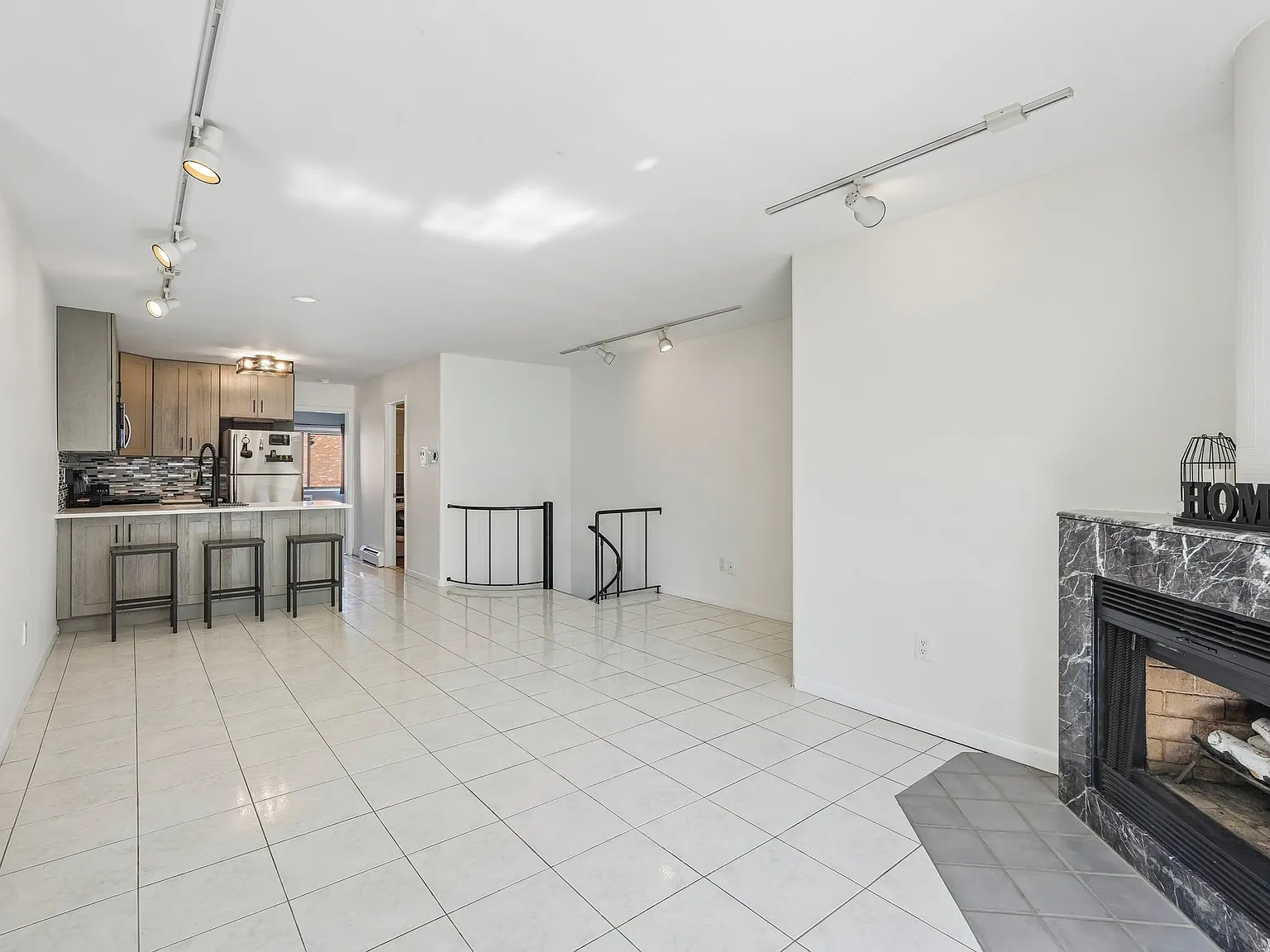 2 bed, $3,100 — Photo 3