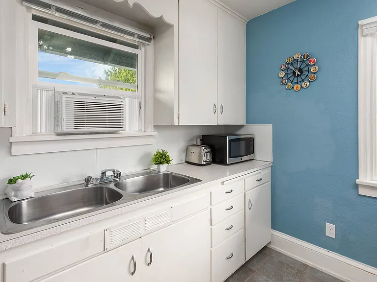 2313 Everett Ave #3 — Photo 8