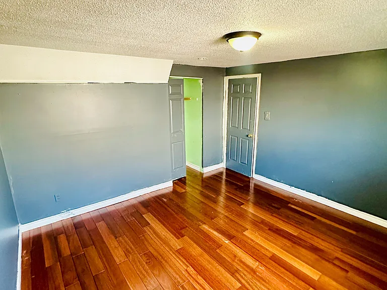 52 Moffatt Ave — Photo 36
