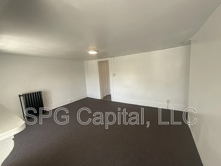 351 W King St #5 — Photo 4
